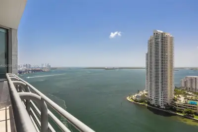 335 S Biscayne Blvd #2805, Miami: photo 1 of 37