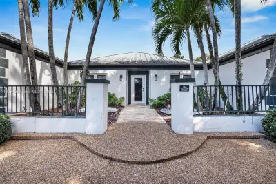 11155 SW 40th St, Davie: photo 1 of 100