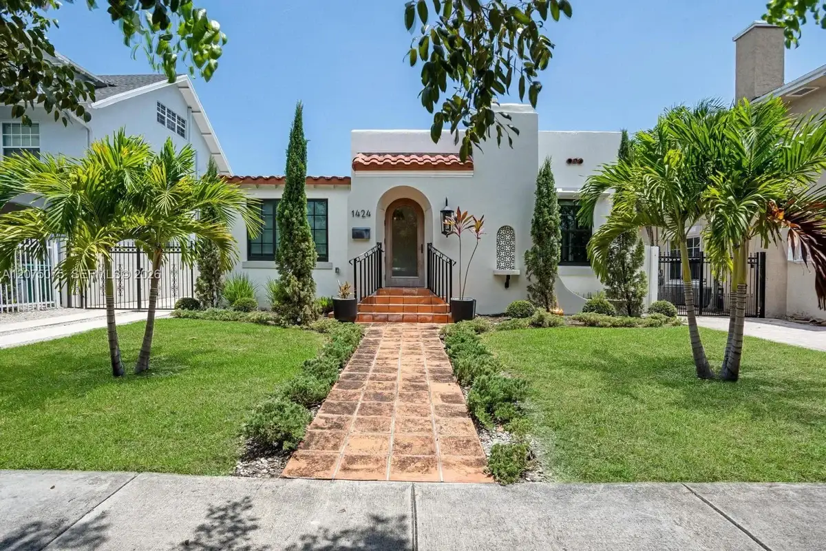 1424 SW 11th St, Miami: photo 1 of 27