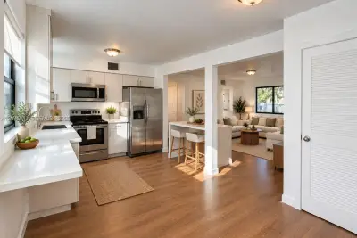 1440 NW 42nd St #2, Miami: photo 1 of 12