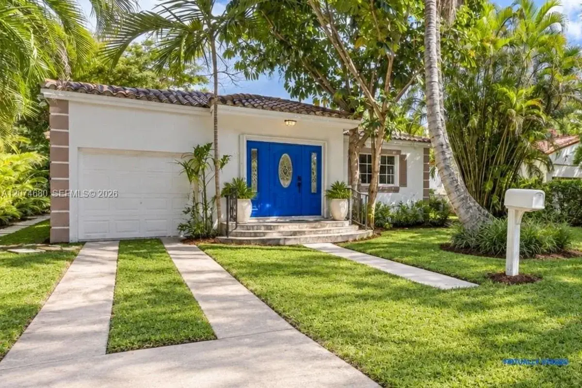 447 Blue Rd, Coral Gables: photo 1 of 30