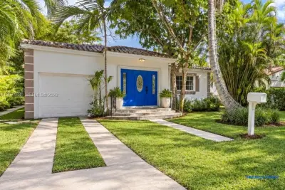 447 Blue Rd, Coral Gables: photo 1 of 30