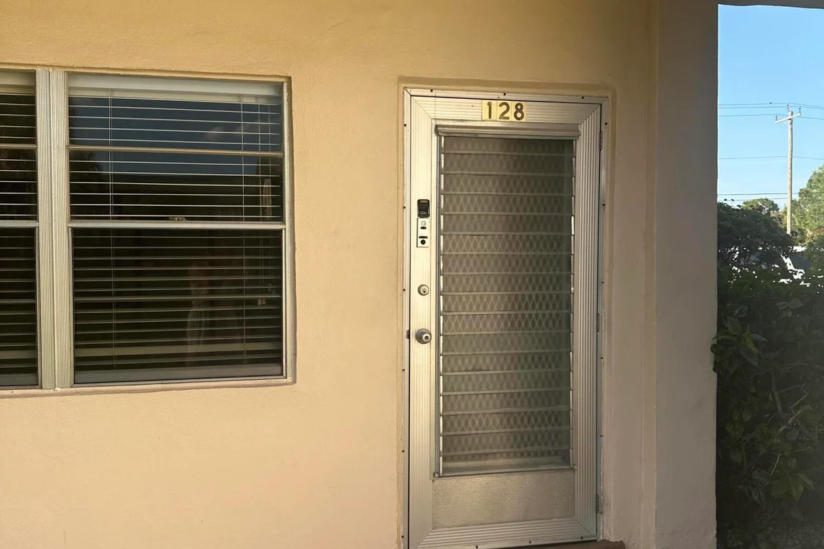 128 Norwich F, West Palm Beach: photo 1 of 30