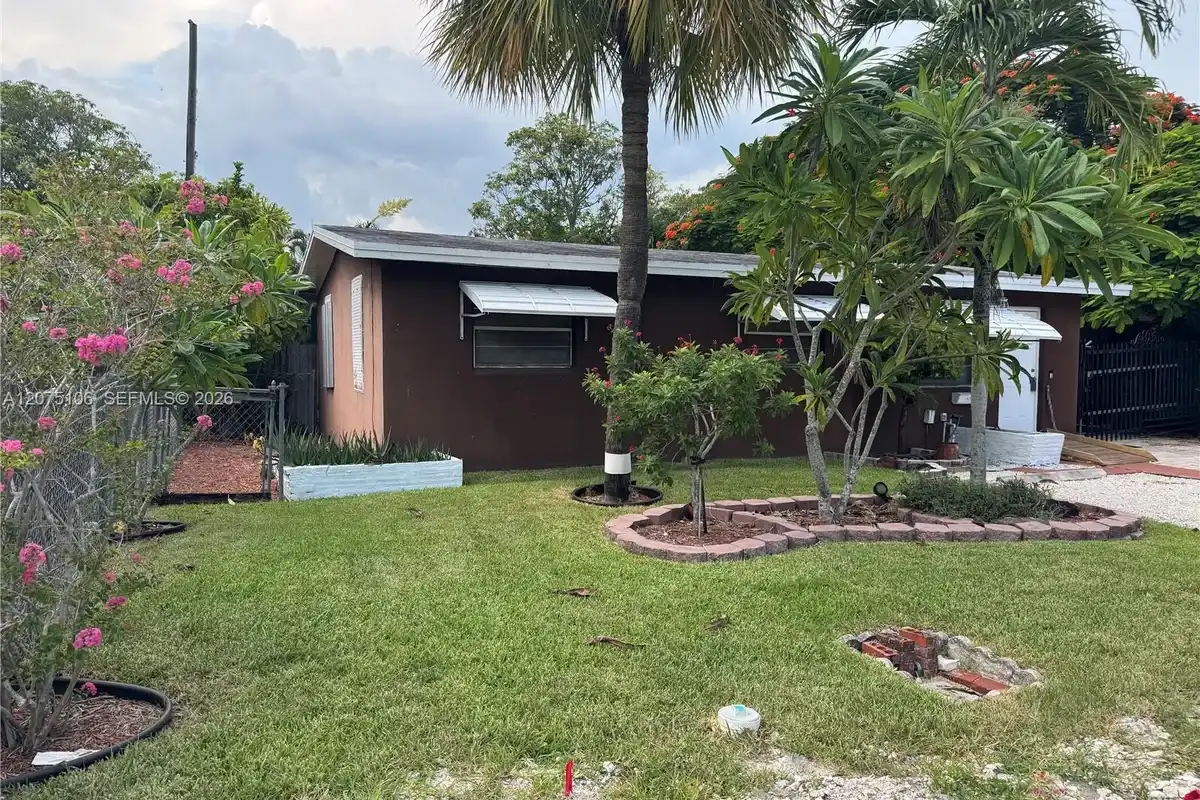 1705 NW 15th Ave, Fort Lauderdale: photo 1 of 21
