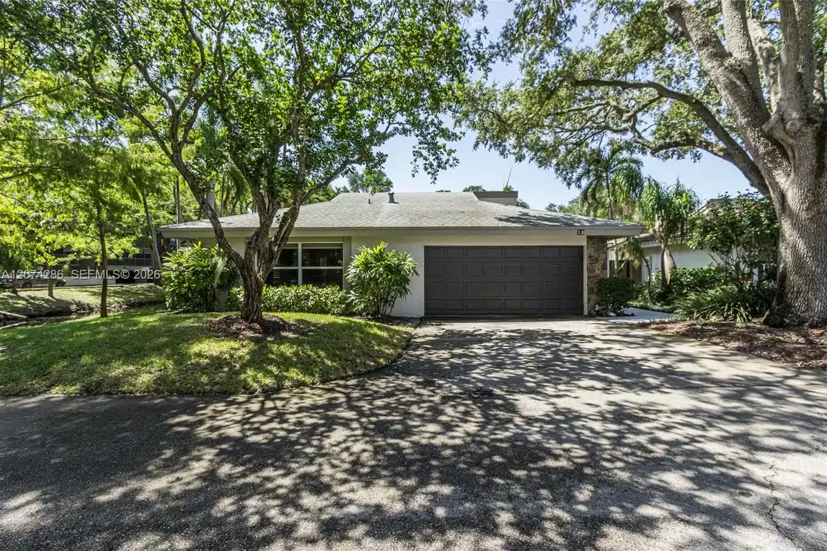 13 Dogwood Rd, Hollywood: photo 1 of 46