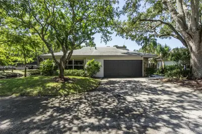 13 Dogwood Rd, Hollywood: photo 1 of 46