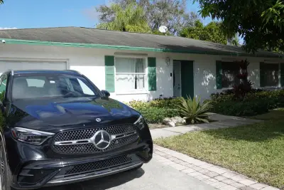 5805 Bosque Ln, West Palm Beach: photo 1 of 36
