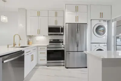 12207 SW 6th St, Pembroke Pines: photo 1 of 25