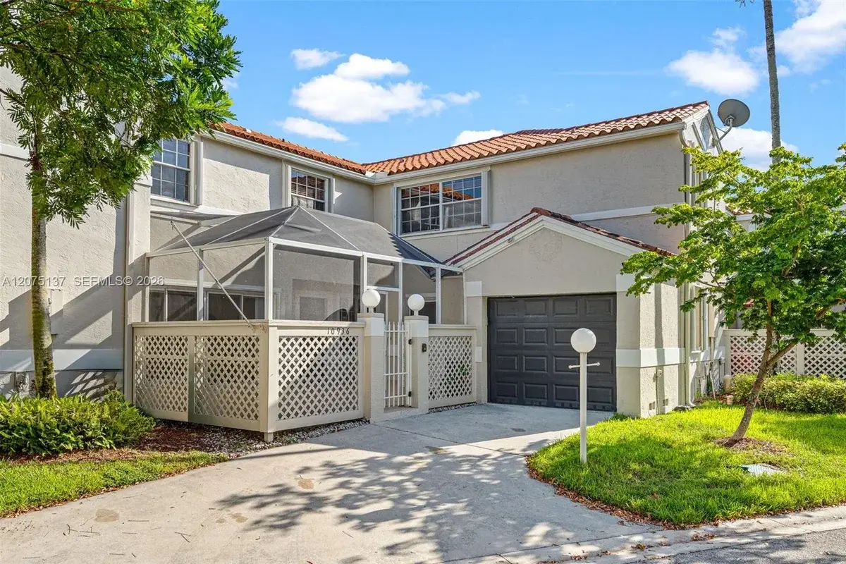 10936 Long Dr, Cooper City: photo 1 of 40