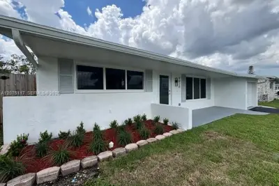 9020 Nw #24PL, Sunrise: photo 1 of 34