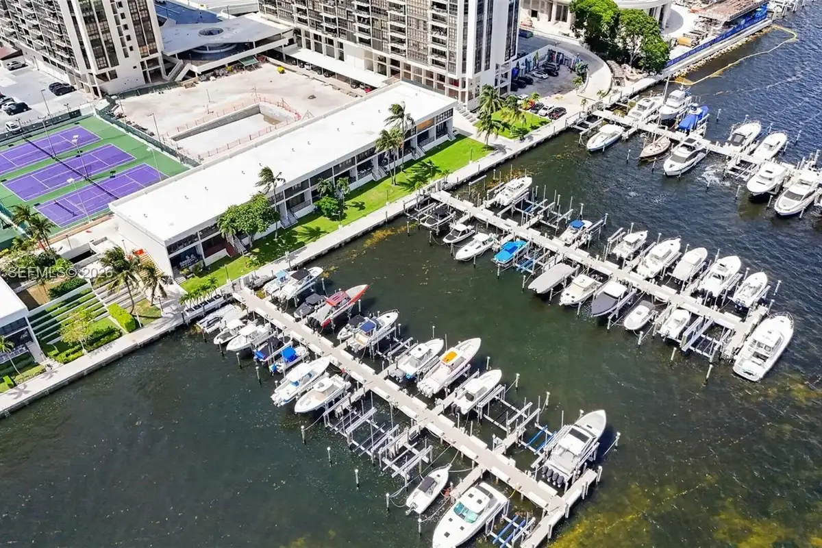 1915 Brickell Ave #C1607, Miami: photo 1 of 38