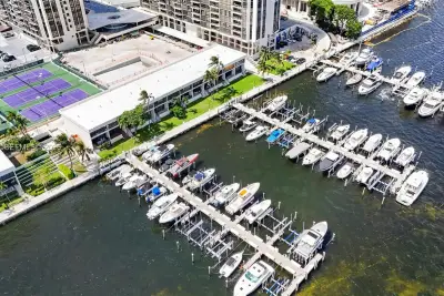 1915 Brickell Ave #C1607, Miami: photo 1 of 38