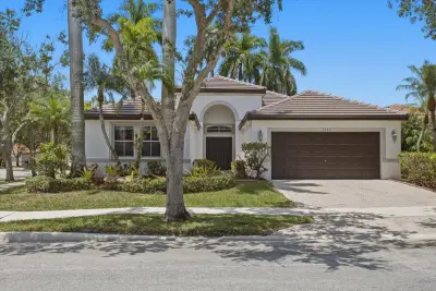 1285 Windsor Ln, Weston: photo 1 of 45