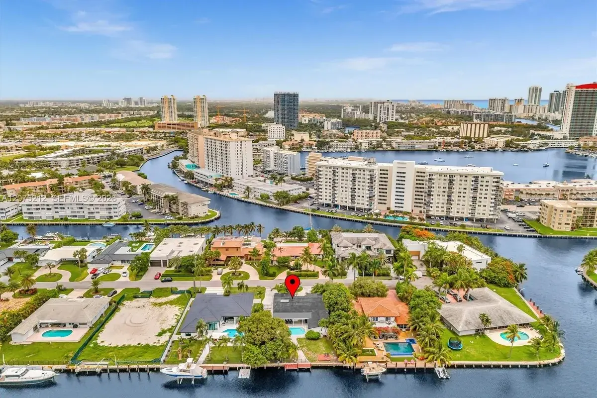 413 Tamarind Dr, Hallandale Beach: photo 1 of 53