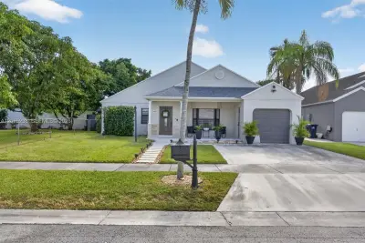 15401 SW 144th Ave, Miami: photo 1 of 46