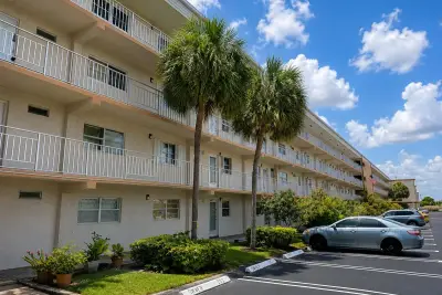 230 NE 26th Ave #404, Boynton Beach: photo 1 of 28