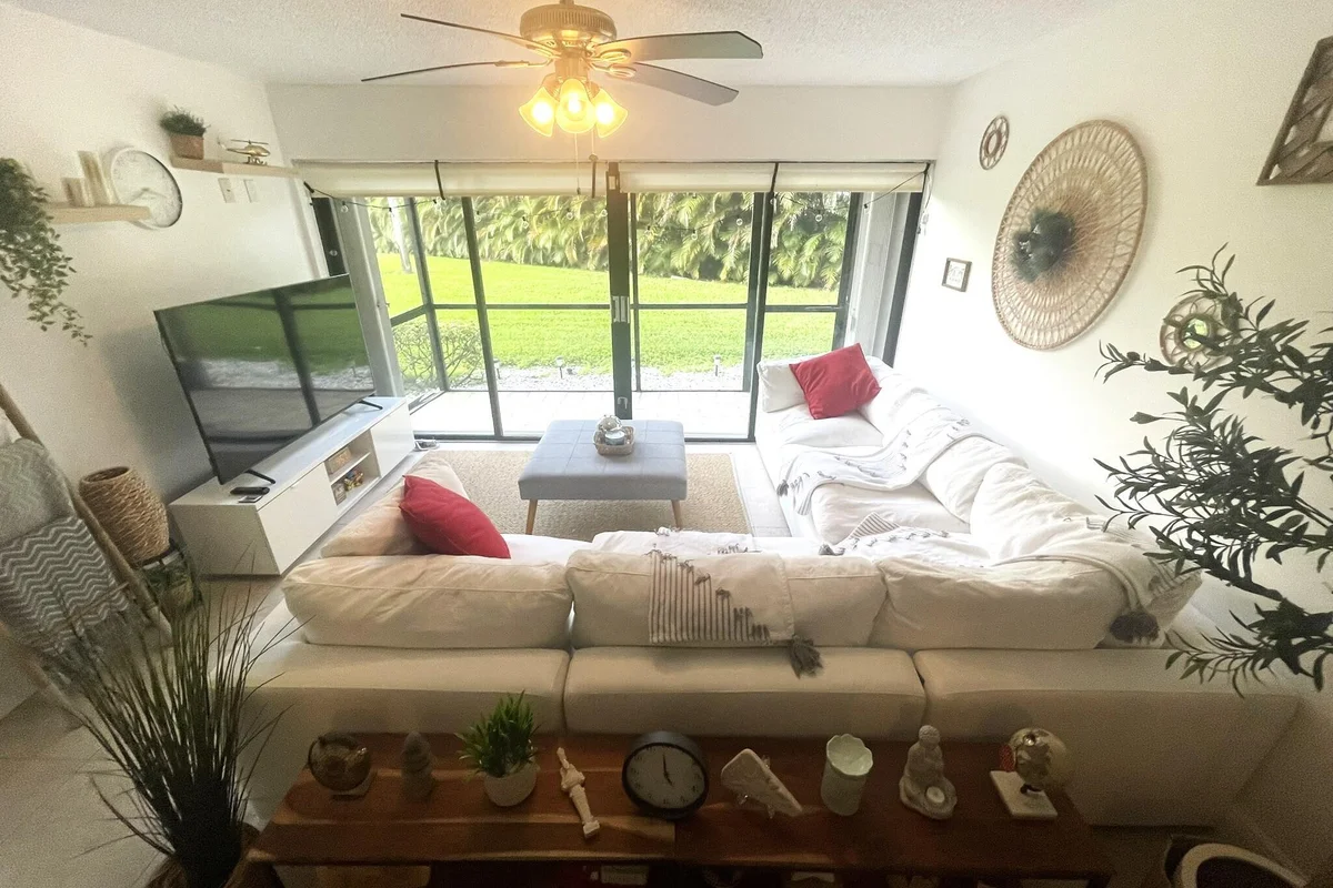 2500 Presidential Way #106, West Palm Beach: photo 1 of 34