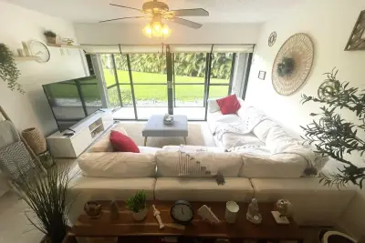 2500 Presidential Way #106, West Palm Beach: photo 1 of 34