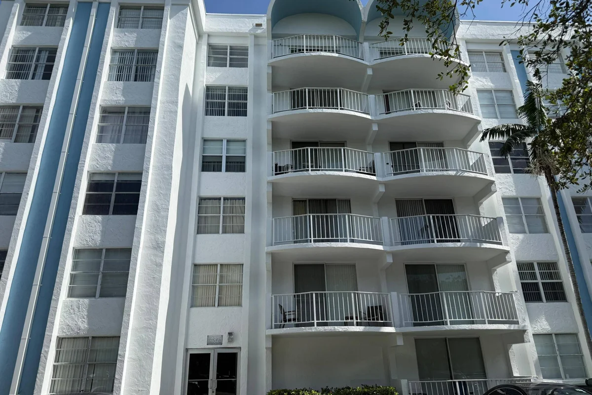 482 NW 165th St Rd #A-301, Miami: photo 1 of 19