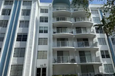 482 NW 165th St Rd #A-301, Miami: photo 1 of 19