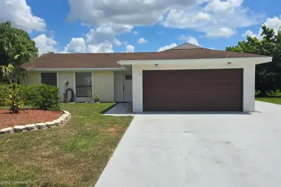 118 Cambridge Ln, Royal Palm Beach: photo 1 of 47