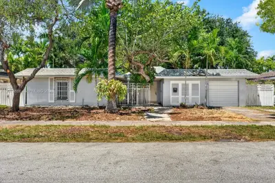 5710 SW 89th Ave, Miami: photo 1 of 55