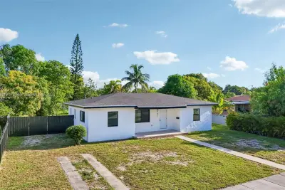 521 NW 189th Ter, Miami Gardens: photo 1 of 56