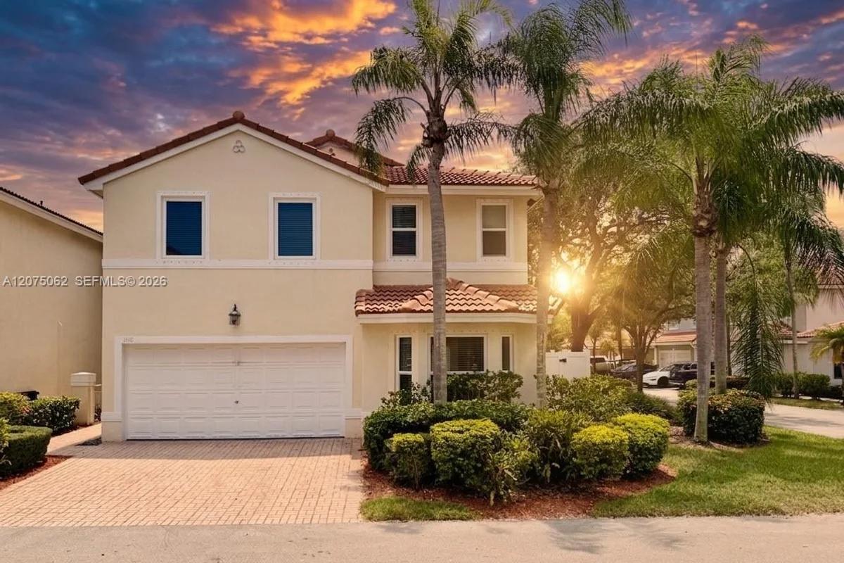 1140 Oysterwood St, Hollywood: photo 1 of 56