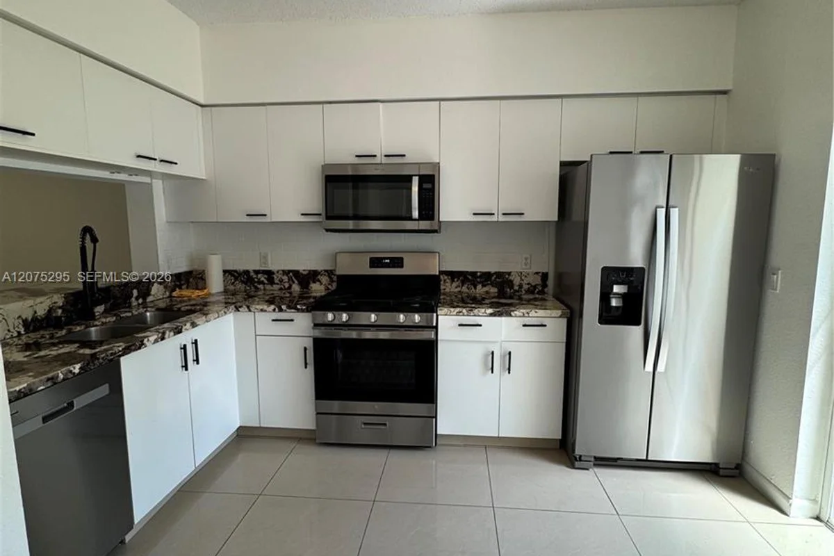 8207 San Carlos Cir, Tamarac: photo 1 of 19
