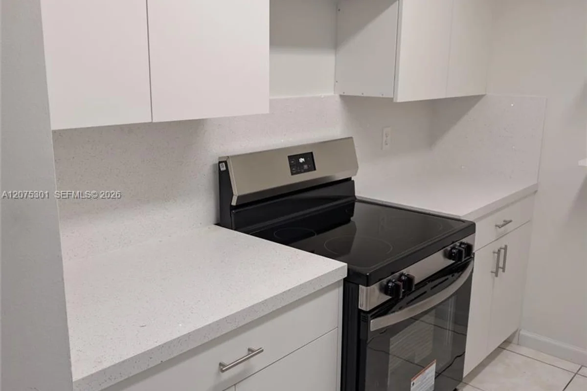 11855 NE 19th Dr #46, North Miami: photo 1 of 14