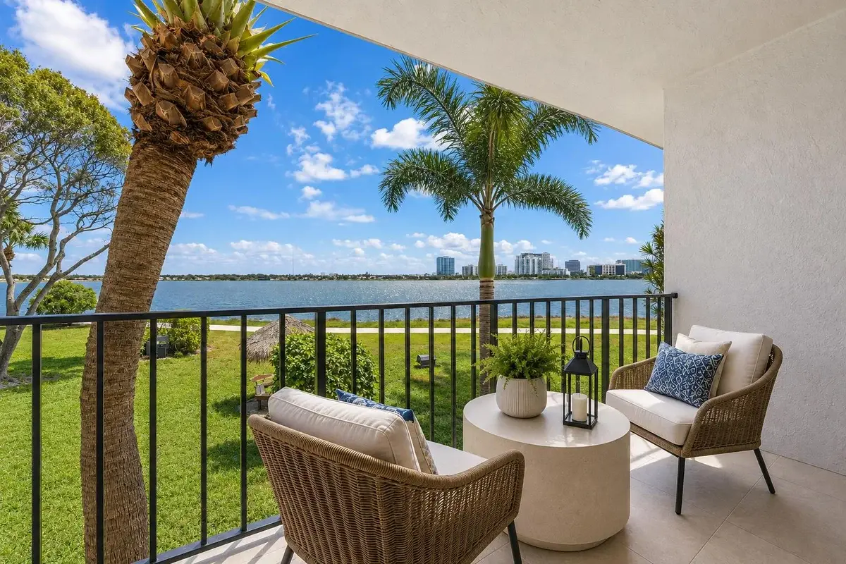 734 Executive Center Dr #23, West Palm Beach: photo 1 of 12