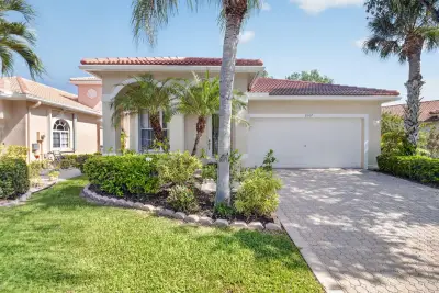 8107 Bellafiore Way, Boynton Beach: photo 1 of 32