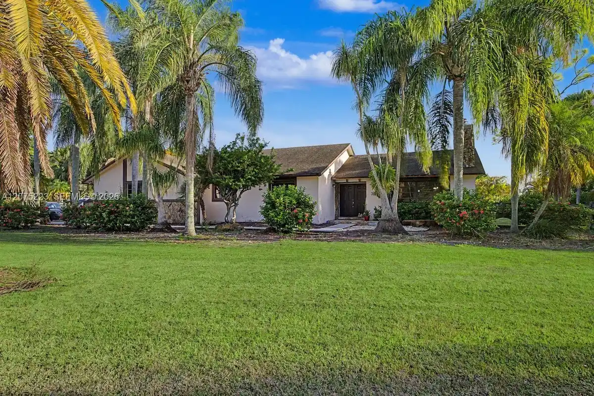 16880 SW 278th St, Homestead: photo 1 of 33