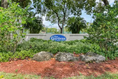 709 Gardens Dr #101, Pompano Beach: photo 1 of 25