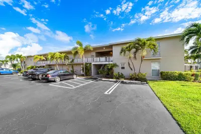 315 Circle Dr S #201, Boynton Beach: photo 1 of 27