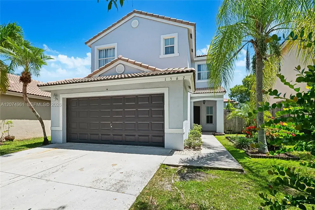 1567 SE 20th Ave, Homestead: photo 1 of 15