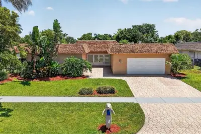 1820 SW 67th Ter, Plantation: photo 1 of 38