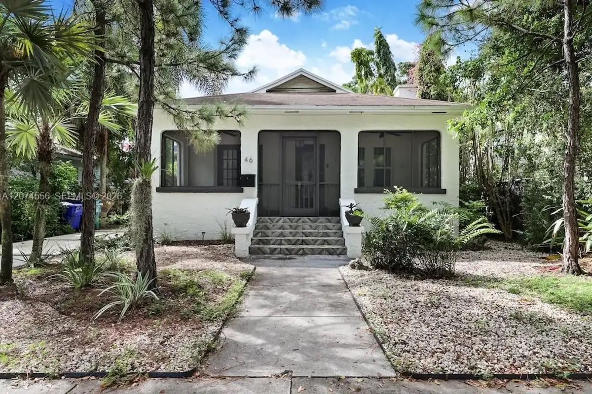 46 NE 43rd St, Miami: photo 1 of 15