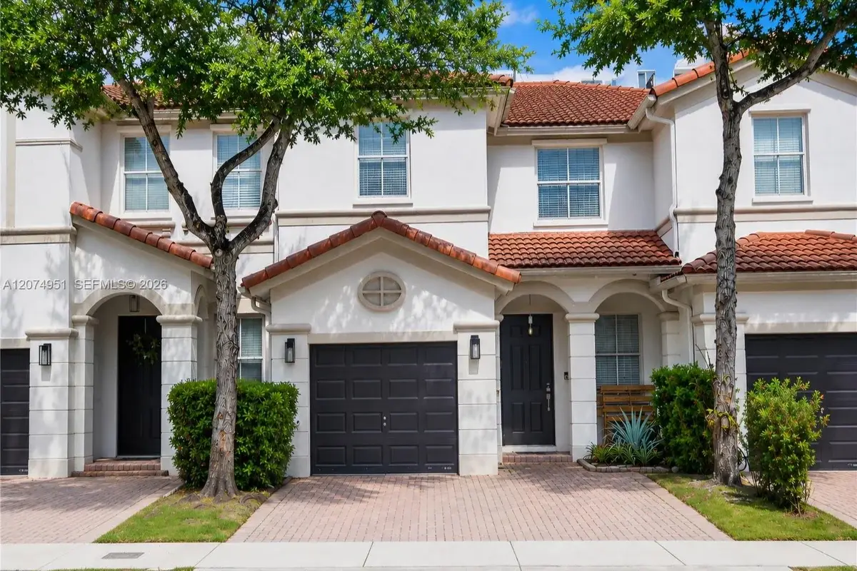 8171 NW 107th Ct, Doral: photo 1 of 12