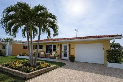 4208 NW 47th Ct, Tamarac: photo 1 of 16
