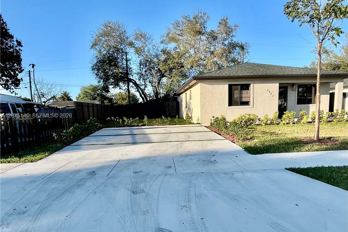 2421 NW 152nd Ter, Miami Gardens: photo 1 of 16