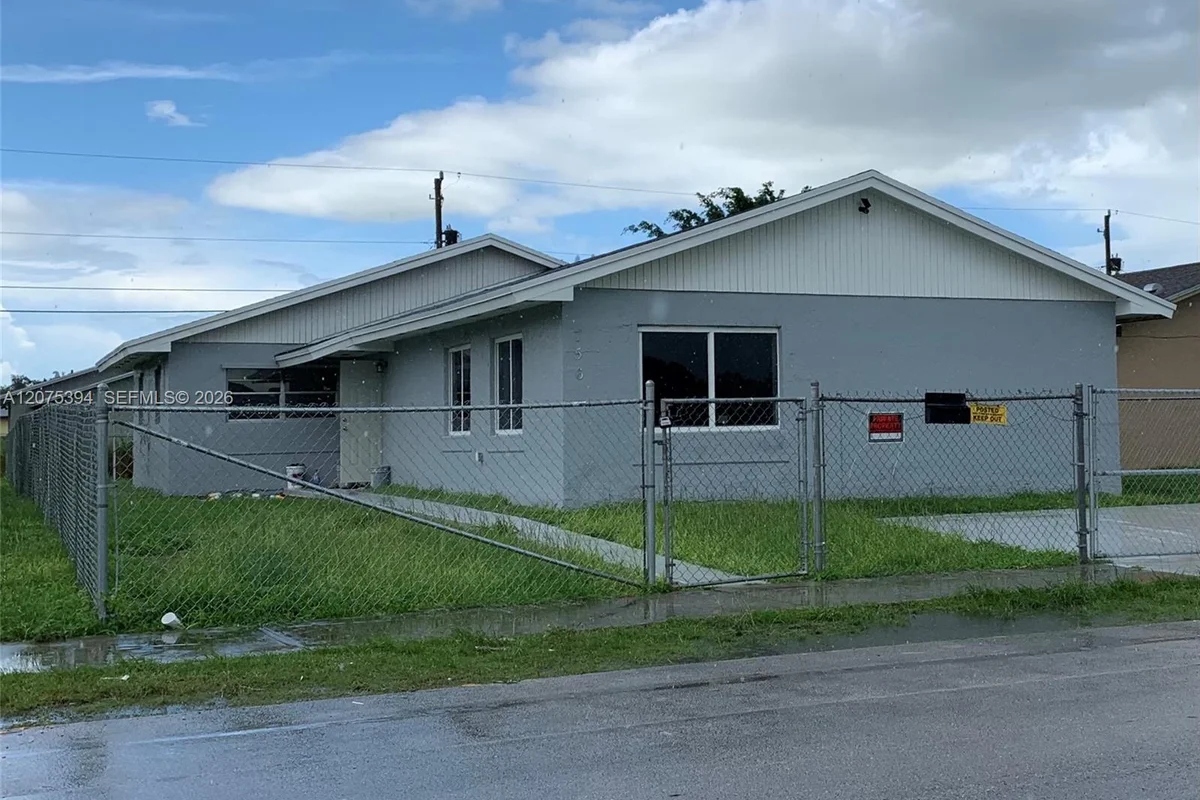 756 NW 5 St, Florida City: photo 1 of 7