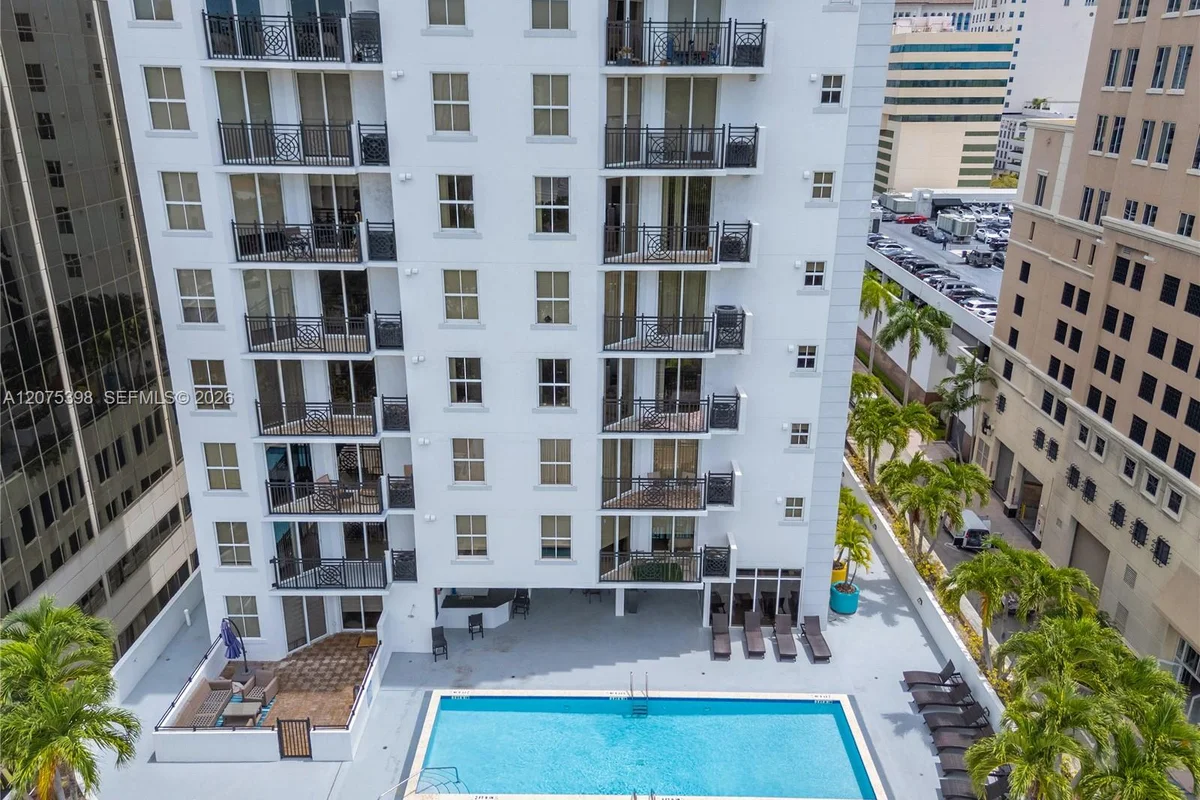 357 Almeria Ave #1105, Coral Gables: photo 1 of 34