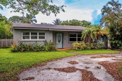 2842 Jackson St, Hollywood: photo 1 of 14