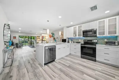 42 Stratford Ln W #D, Boynton Beach: photo 1 of 56