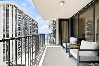 1901 Brickell Ave #B1411, Miami: photo 1 of 18