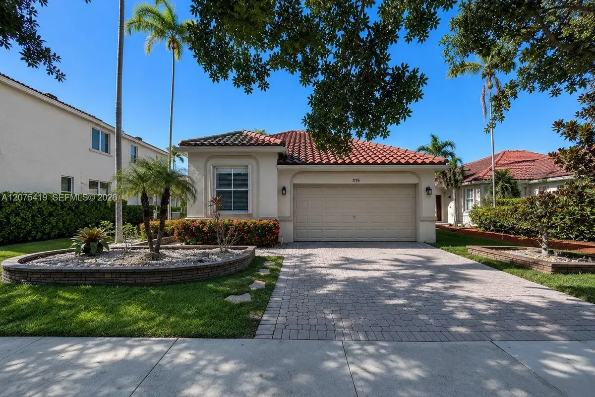 1776 Aspen Ln, Weston: photo 1 of 17