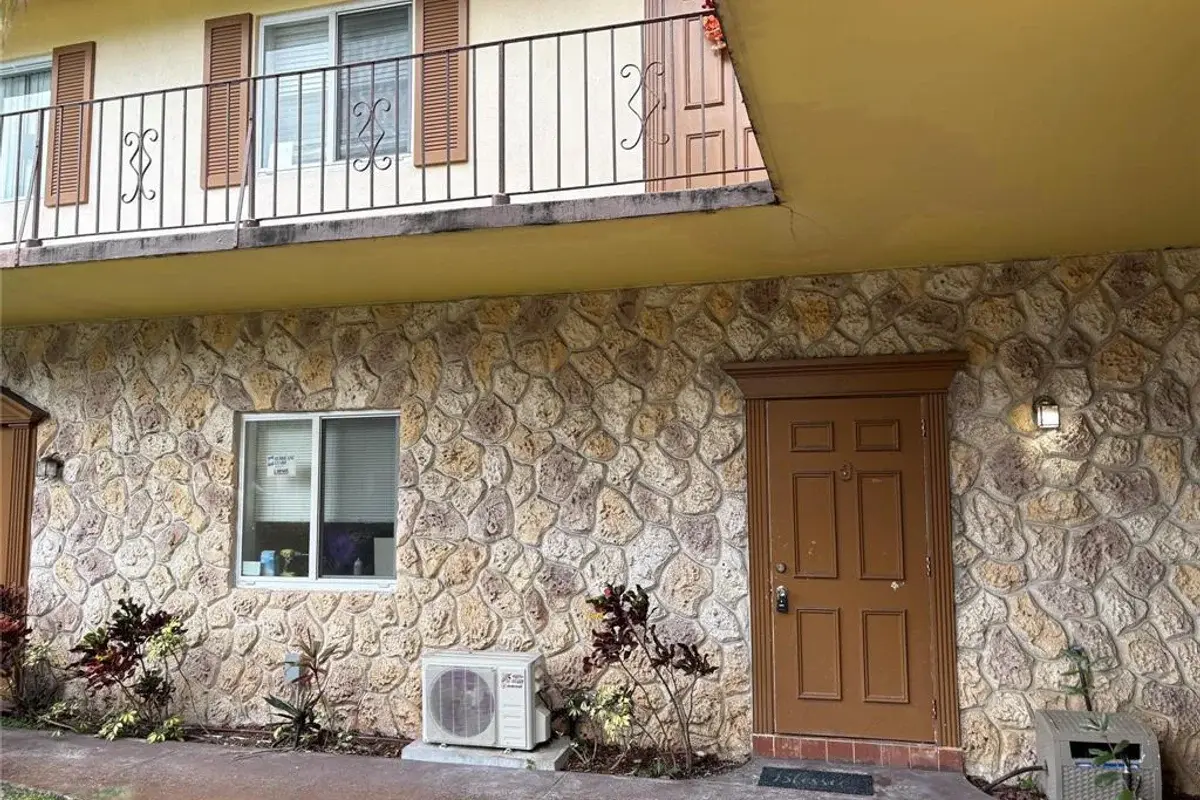 9200 NW 38th Dr #1A, Coral Springs: photo 1 of 6