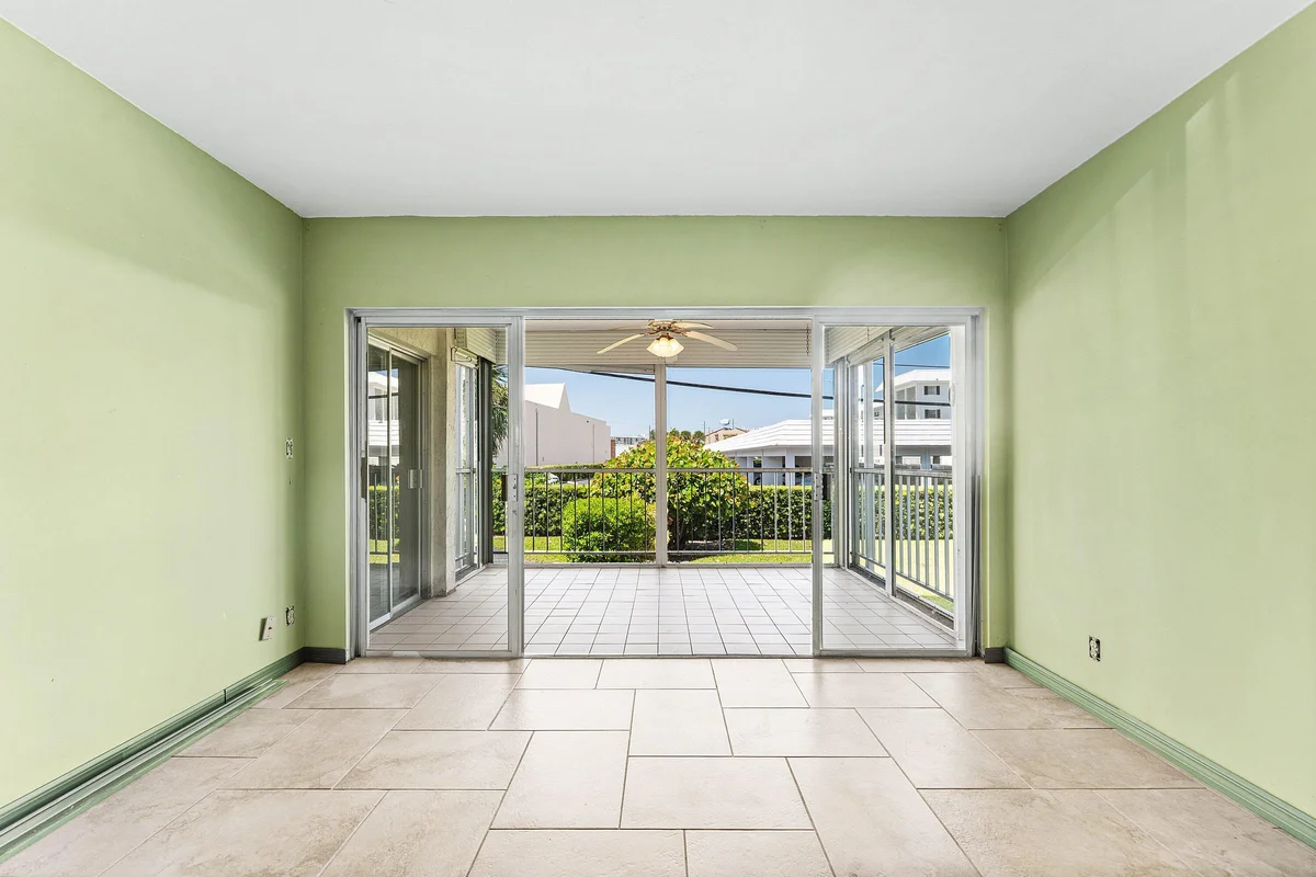 155 Yacht Club Dr #101, North Palm Beach: photo 1 of 49