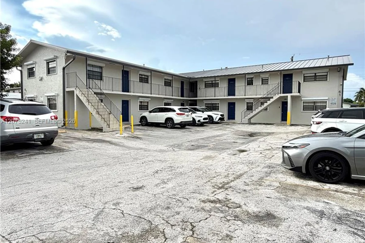 61 W 23rd St #205, Hialeah: photo 1 of 10